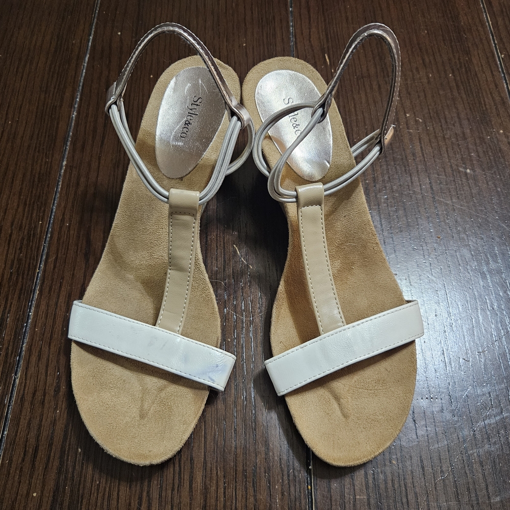 Style & Co. Women's Sandals in Cream and Tan (2.5 Inch)